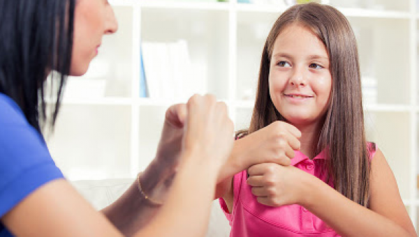 EDUCAÇÃO INFANTIL E O  ENSINO DE LIBRAS